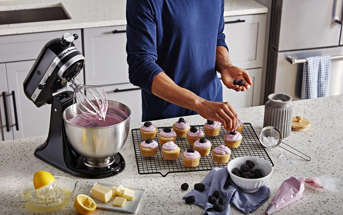 Classic™ Series 4.5 Quart Tilt-Head Stand Mixer - Onyx Black